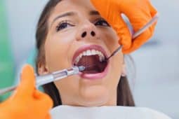 How does dental freezing work?